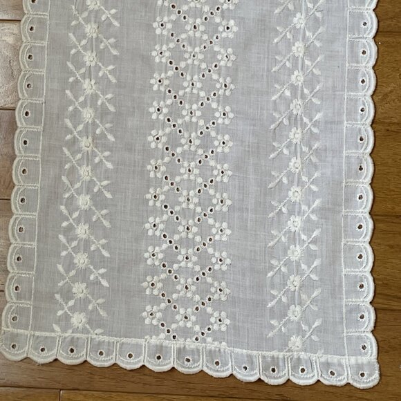 2 Vintage Eyelet Table Runner Dresser Scarf Ivory Embroidered Floral 41x12.5" - Picture 2 of 7